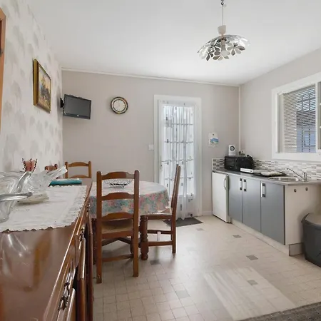Petit Apartment *